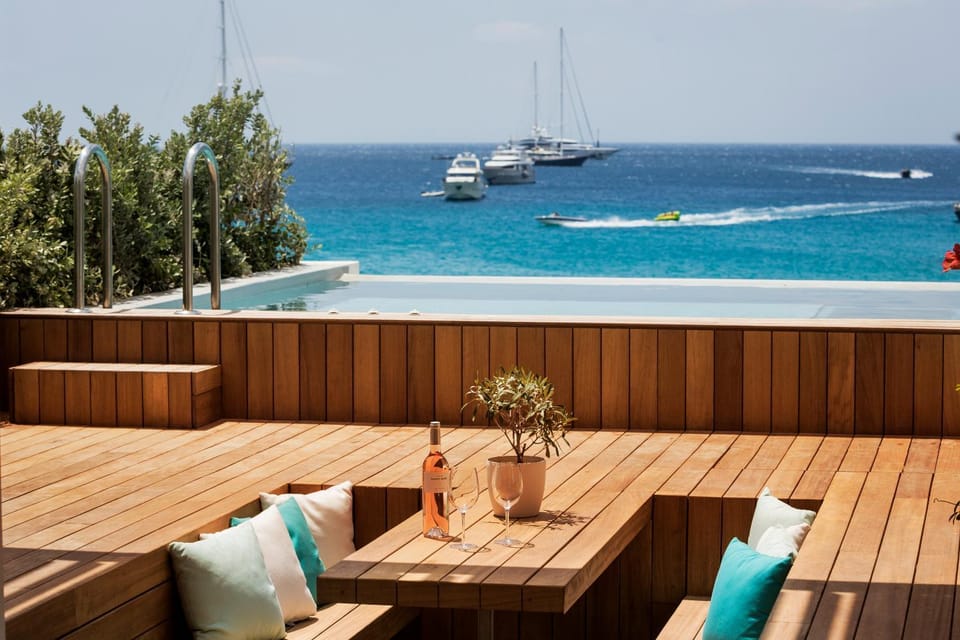 View (from property/room), Sea view, Swimming pool