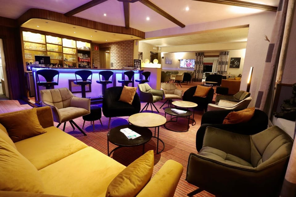 Lounge or bar