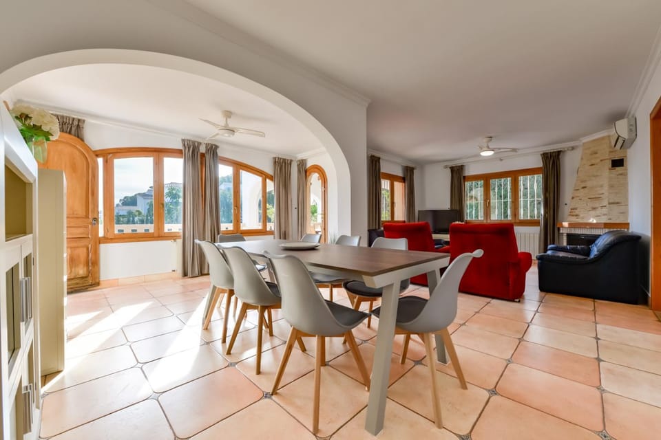 Dining area, air conditioner