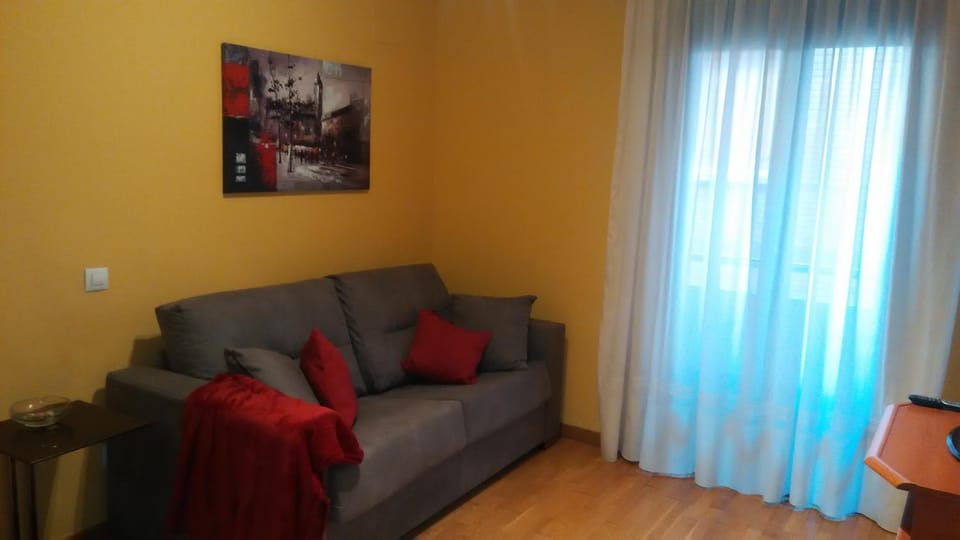 Communal lounge/ TV room, Living room, Lounge or bar, Dining area