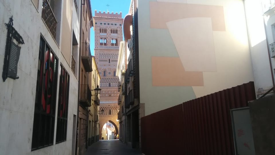 Nearby landmark, City view, Landmark view, Street view