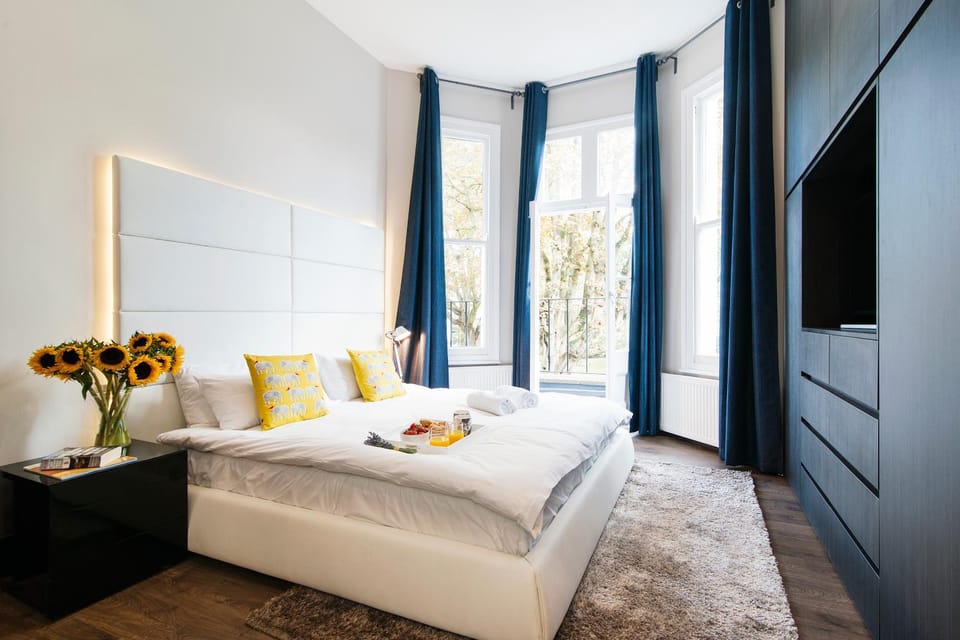 TV and multimedia, Bedroom, Garden view