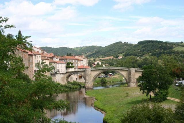 Neighbourhood, Natural landscape