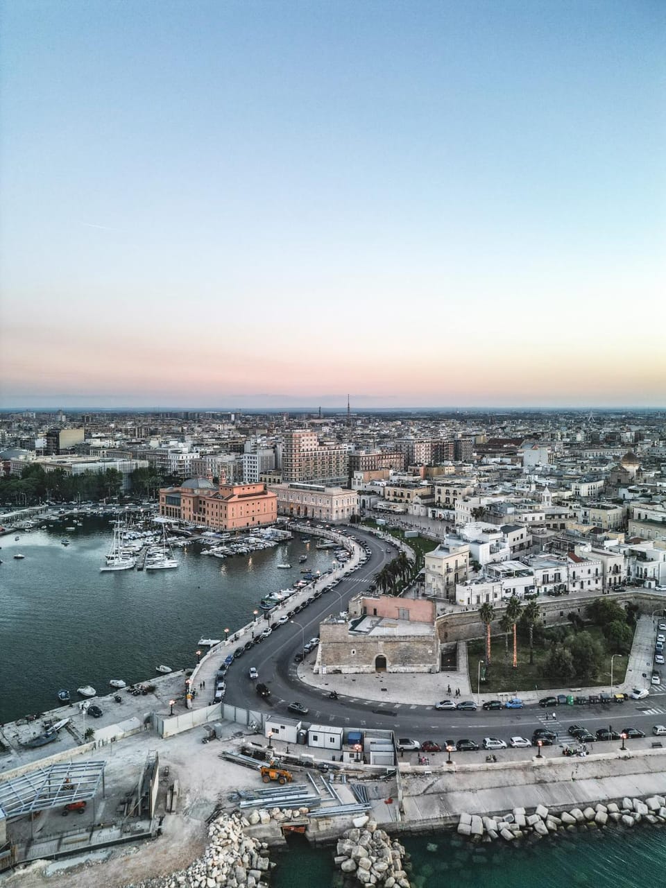 Nearby landmark, Activities, Bird's eye view, Evening entertainment, Landmark view, Entertainment, Location