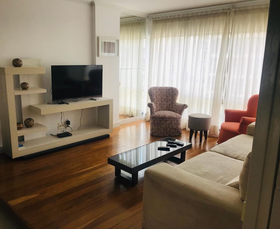 Communal lounge/ TV room, TV and multimedia, Living room