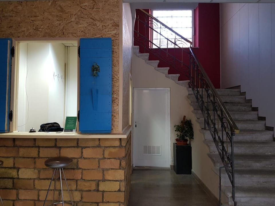 Facade/entrance, Off site