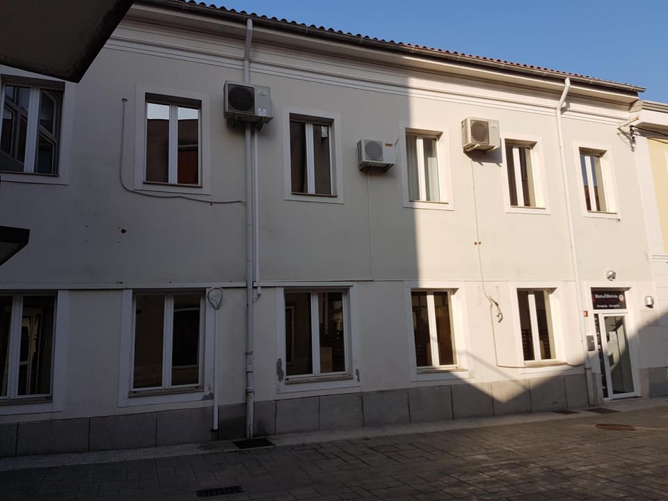 Facade/entrance, Off site