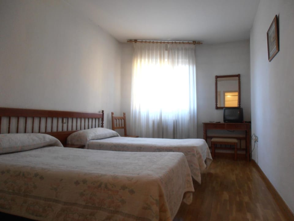 Hostal ** EC León Bed and Breakfast in Castile and León