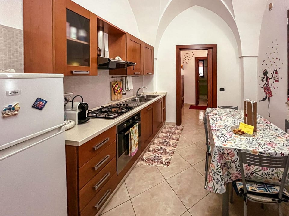 Kitchen or kitchenette, oven, stove