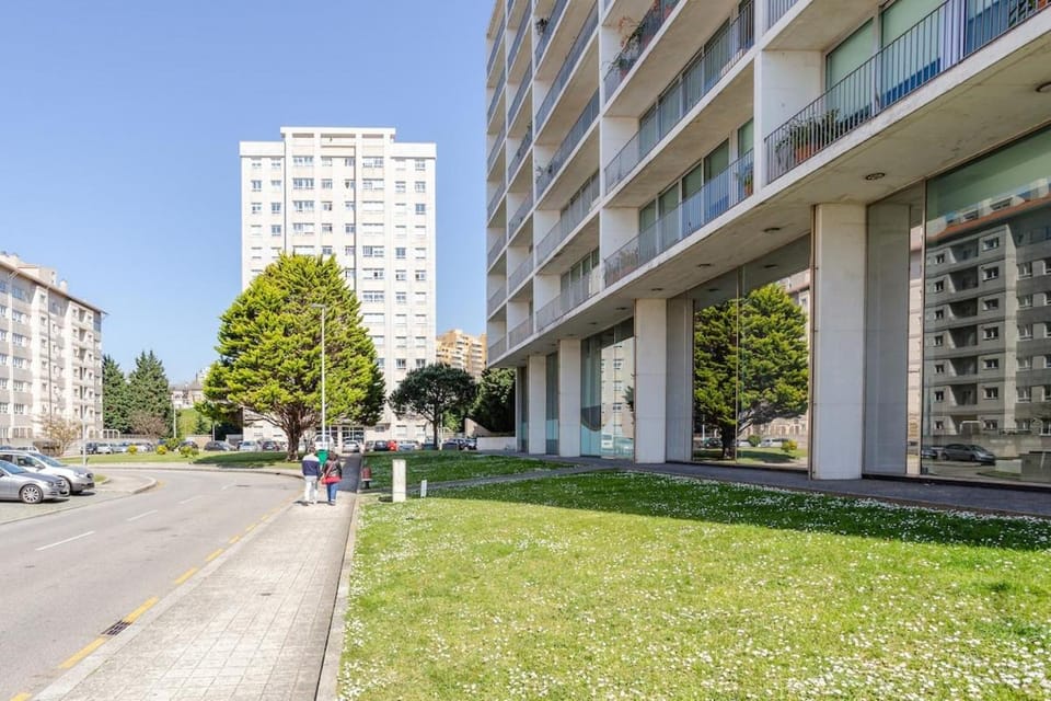 Property building, Day, Neighbourhood, Location