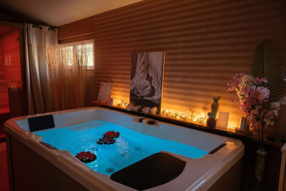 Hot Tub, Sauna, Spa and wellness centre/facilities