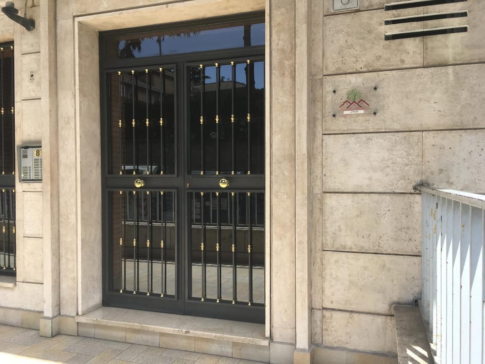 Facade/entrance, Day