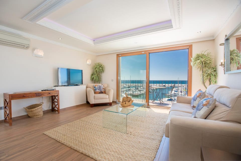 TV and multimedia, Balcony/Terrace, Living room, Photo of the whole room, Seating area, Dining area