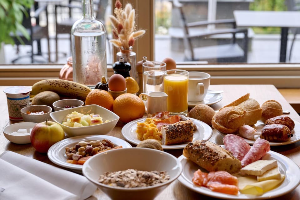 View (from property/room), Living room, Seating area