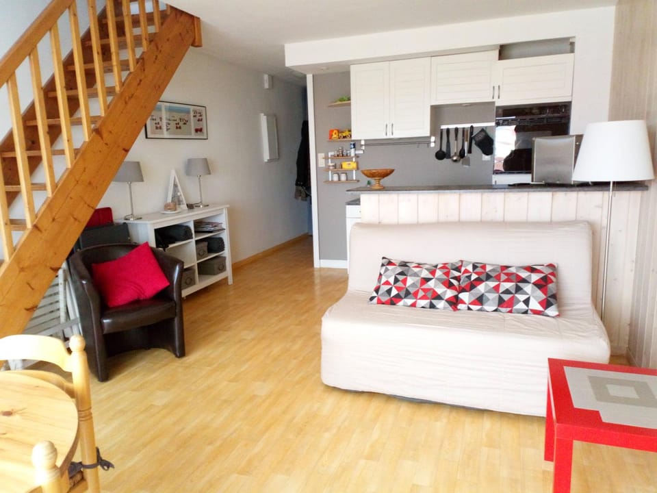 Kitchen or kitchenette, Living room