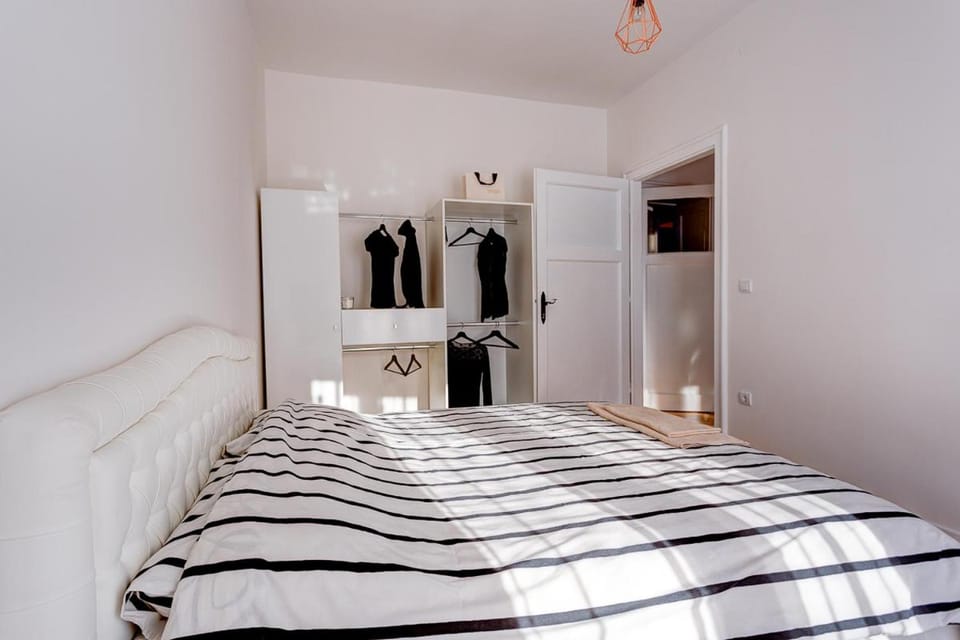 Bright Apartment Central Apartment in Belgrade
