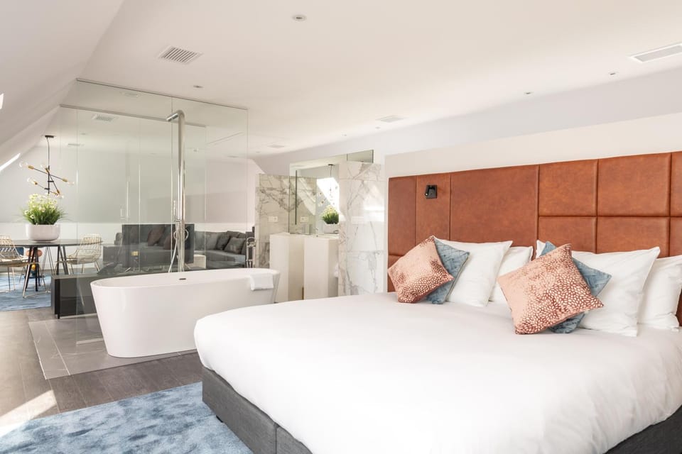 Bed, Photo of the whole room