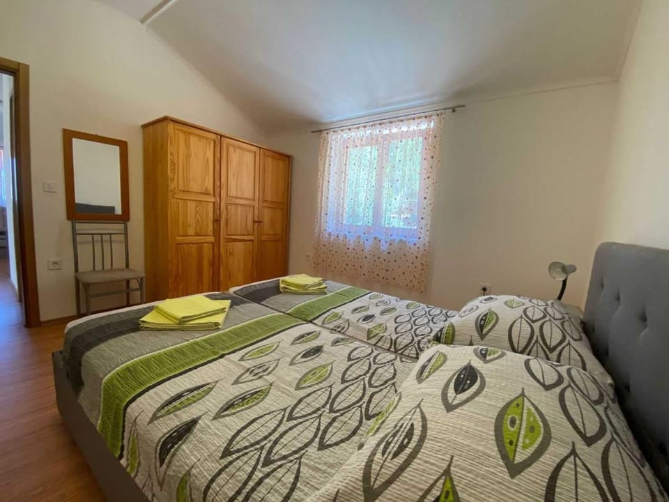 Bed, Bedroom, wardrobe