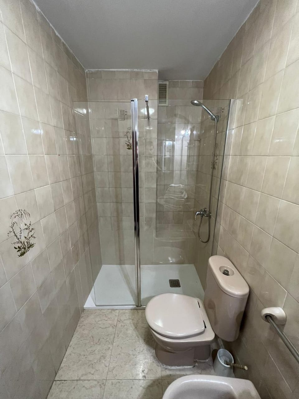 Shower, Toilet, Bathroom, bidet, heating, towels