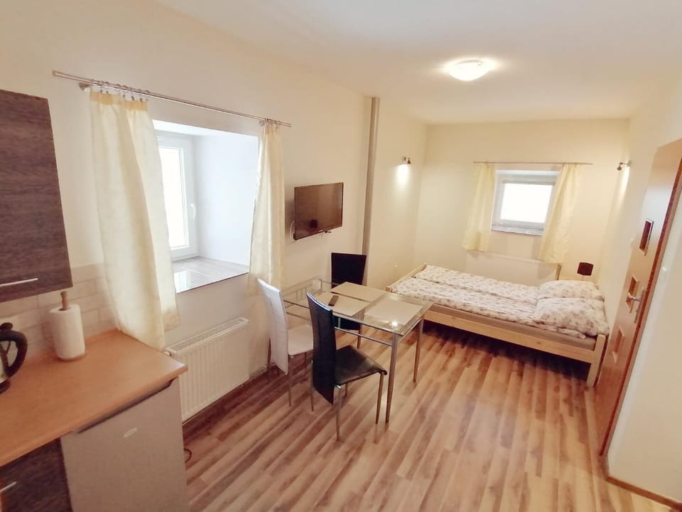 TV and multimedia, Kitchen or kitchenette, Photo of the whole room