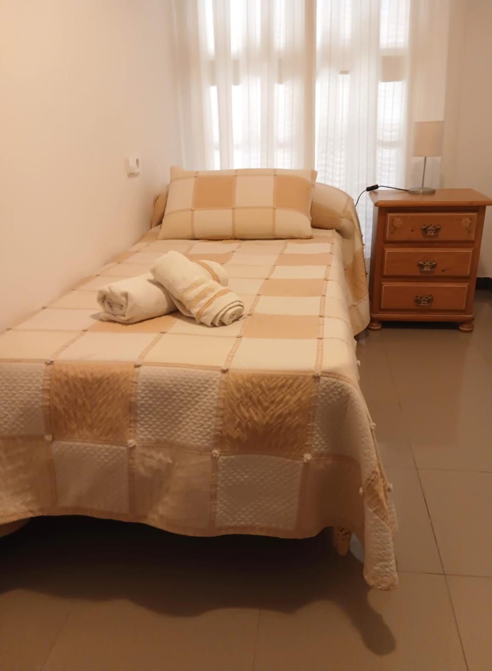 Photo of the whole room, Bedroom