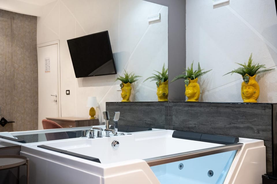 TV and multimedia, Bath