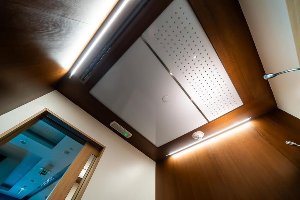 Sleepover Terminal 3, Concourse A - formerly sleep 'n fly Capsule hotel in Al Sharjah