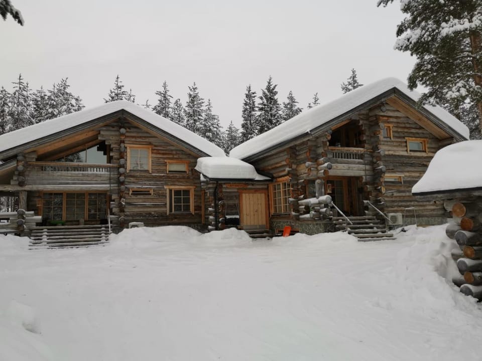 Property building, Facade/entrance, Winter