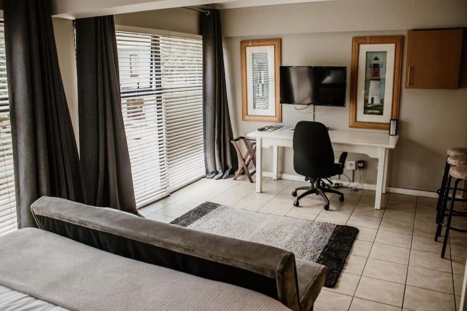 Living room, Seating area, Bedroom