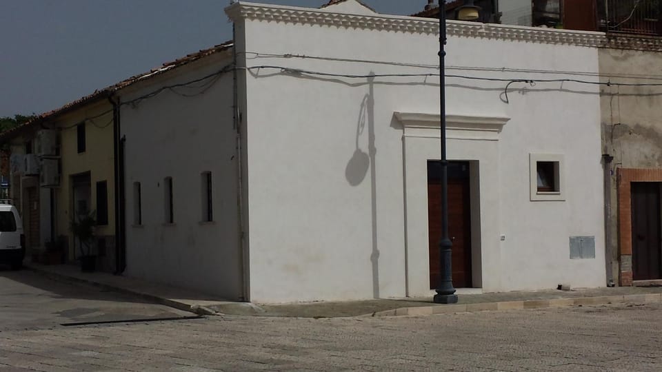 Facade/entrance, People, Activities, On site, Pets, Area and facilities