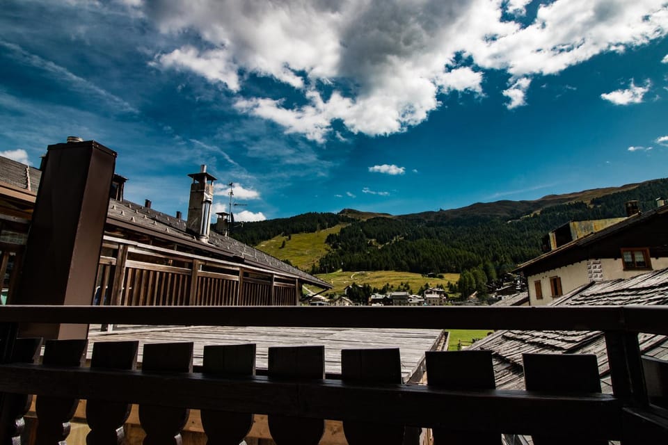 Balcony/Terrace, Mountain view