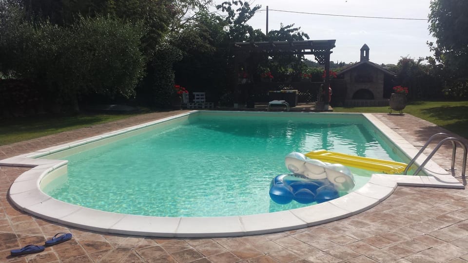 Swimming pool, Swimming pool