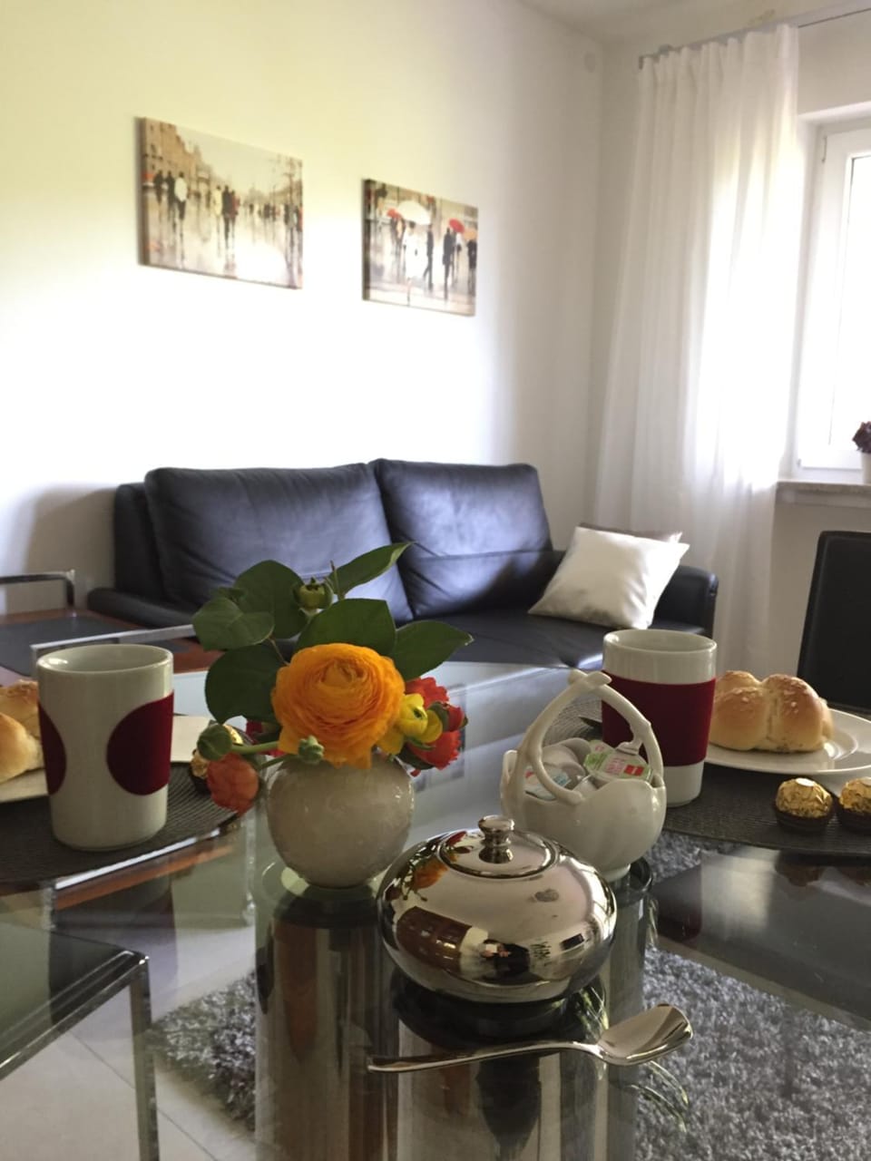 Living room, Dining area