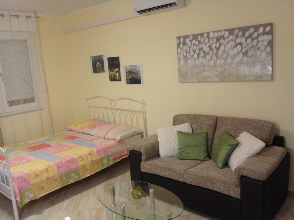 Living room, Bedroom