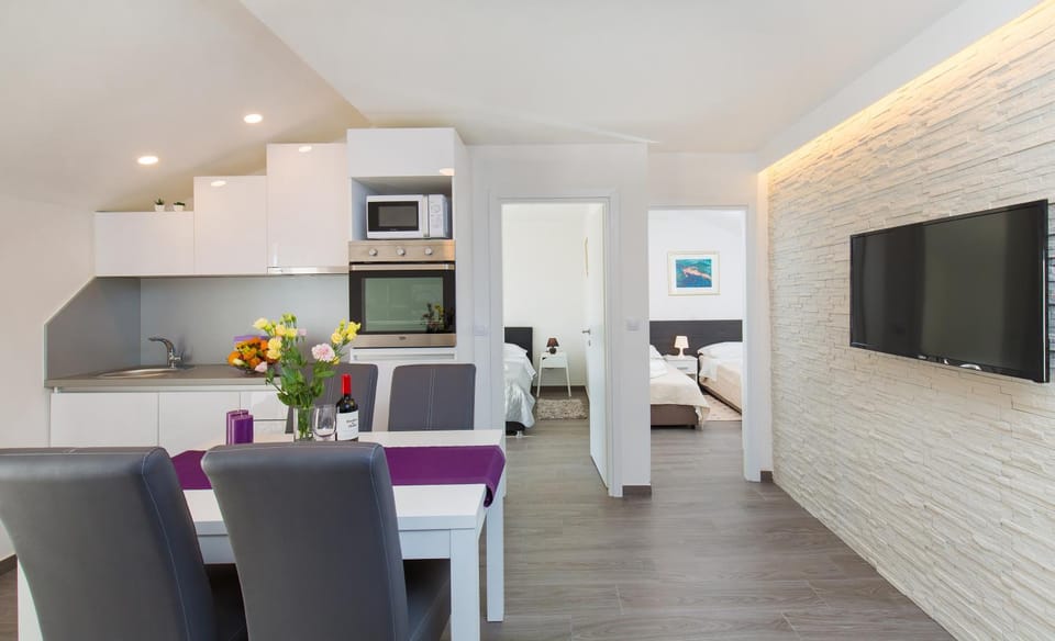 Living room, Bedroom