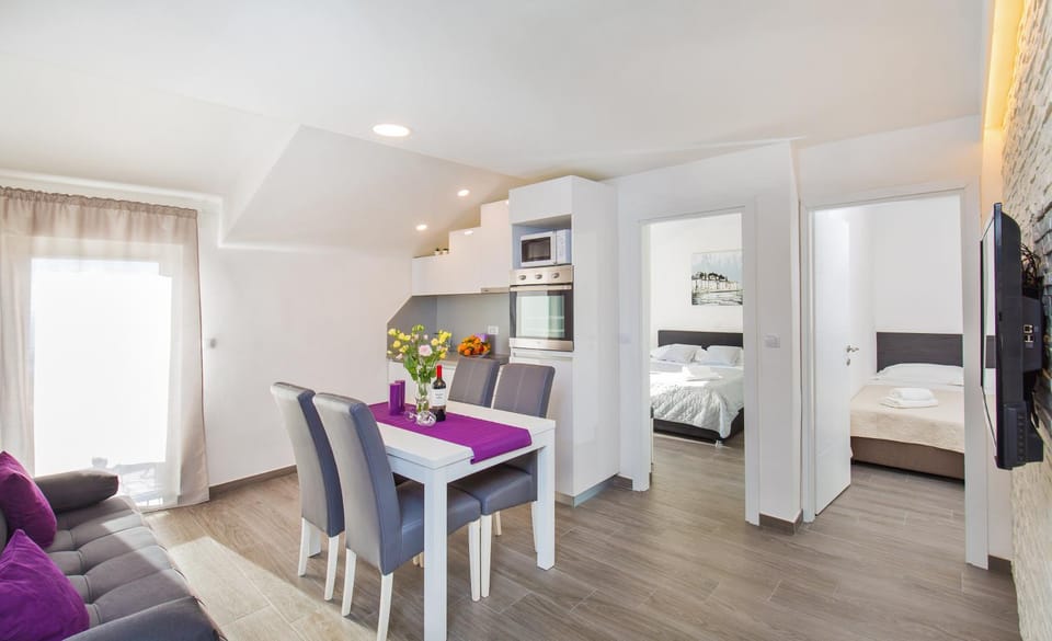 Kitchen or kitchenette, Living room, Dining area