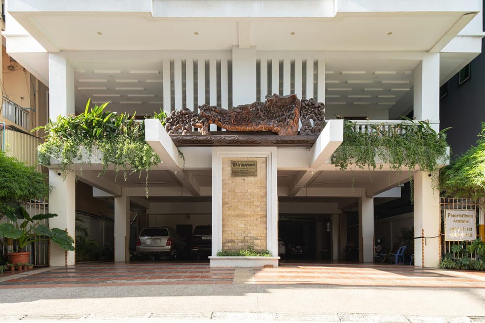 Property building, Facade/entrance