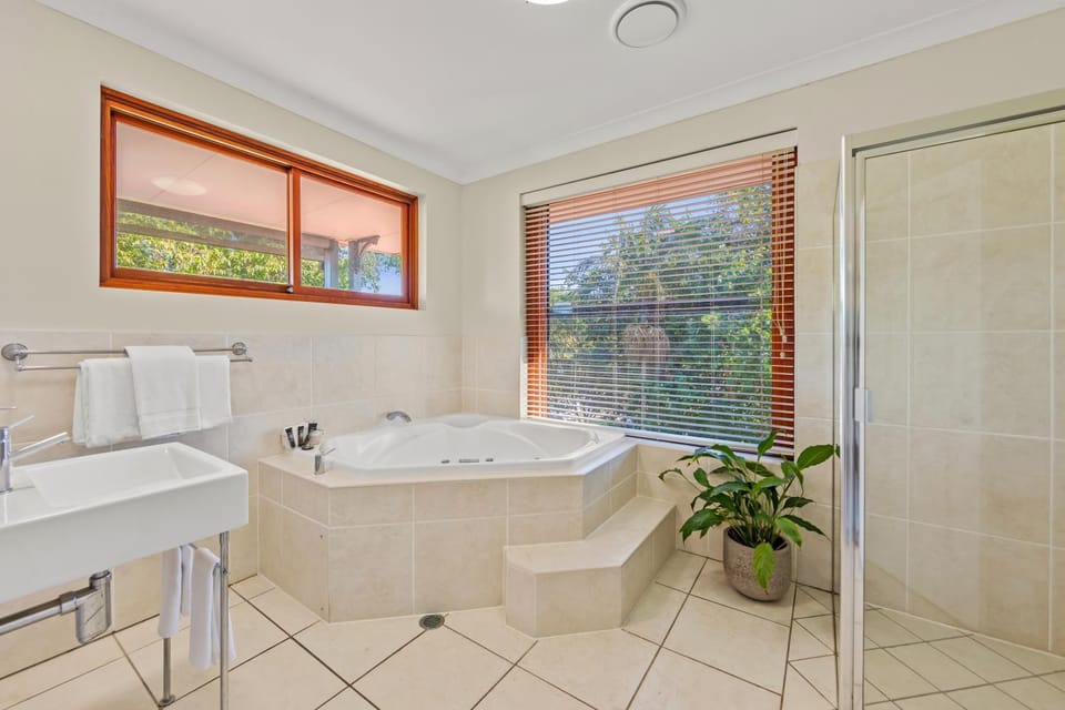 Bathroom, Bath