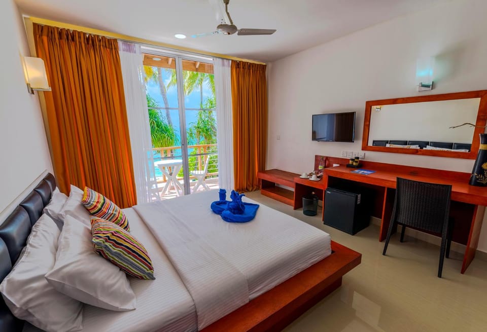 Balcony/Terrace, Photo of the whole room, Decorative detail, Sea view