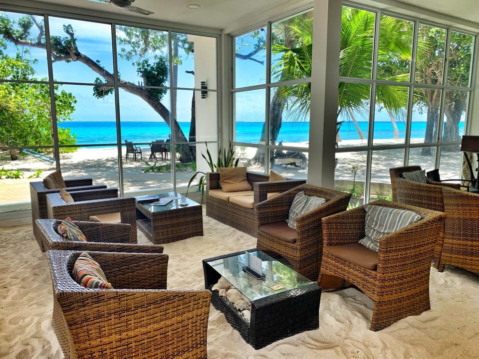 Lounge or bar, Seating area, Sea view