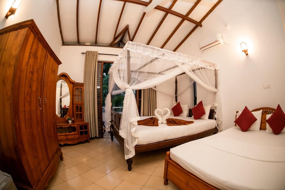 Bed, Living room, Photo of the whole room, Bedroom