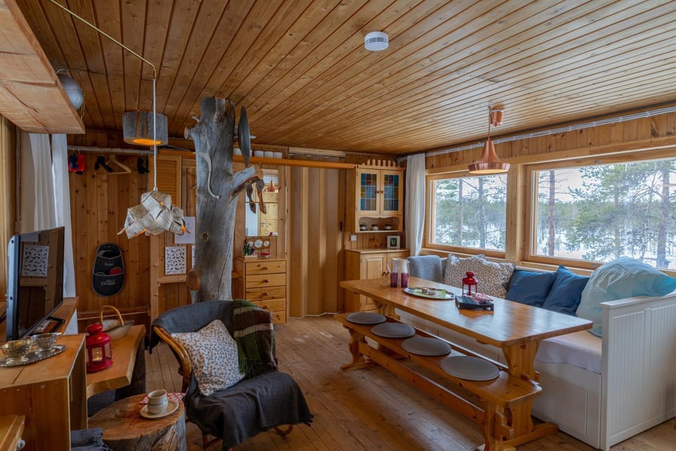 Living room, Dining area