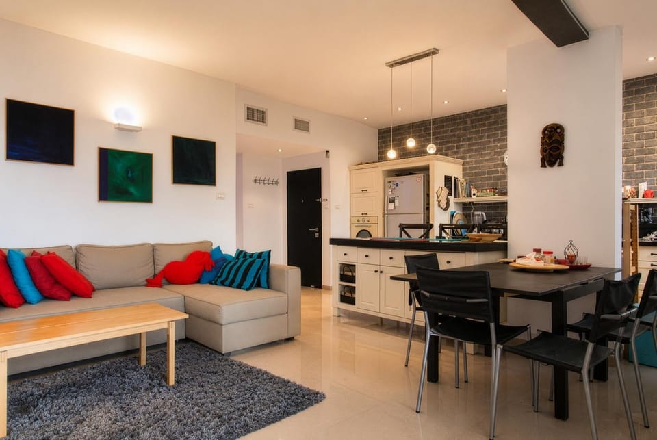Living room, Dining area, kitchen