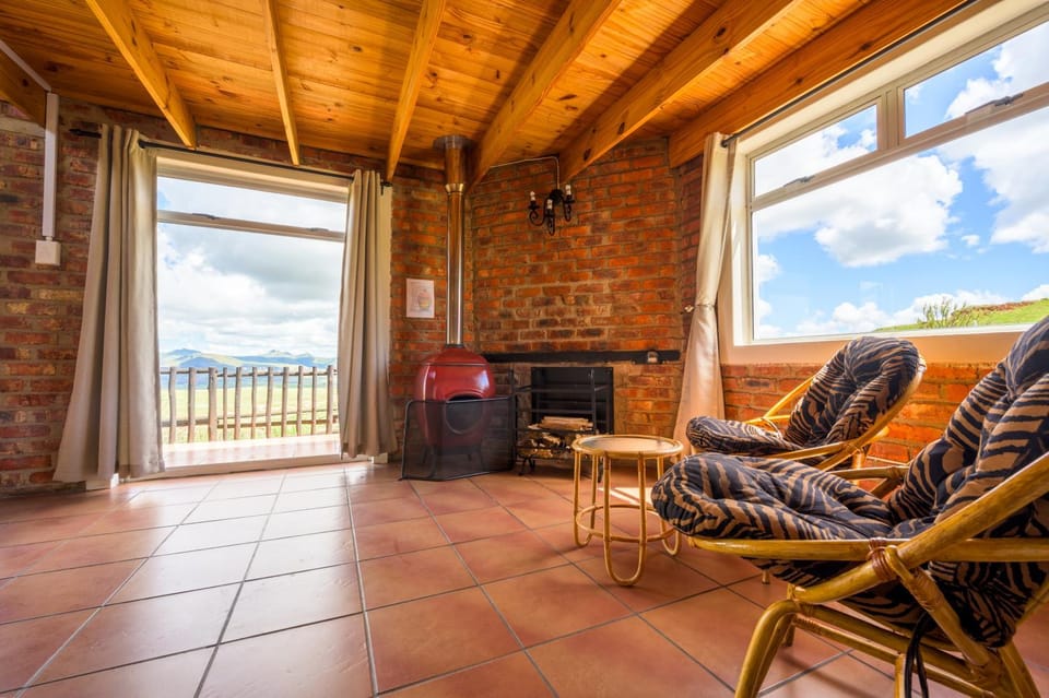 Seating area, fireplace