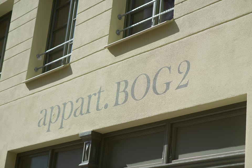 Facade/entrance