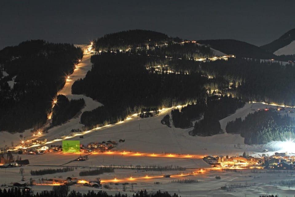 Nearby landmark, Night, Neighbourhood, Bird's eye view, Winter, Skiing, Skiing, Mountain view, Location