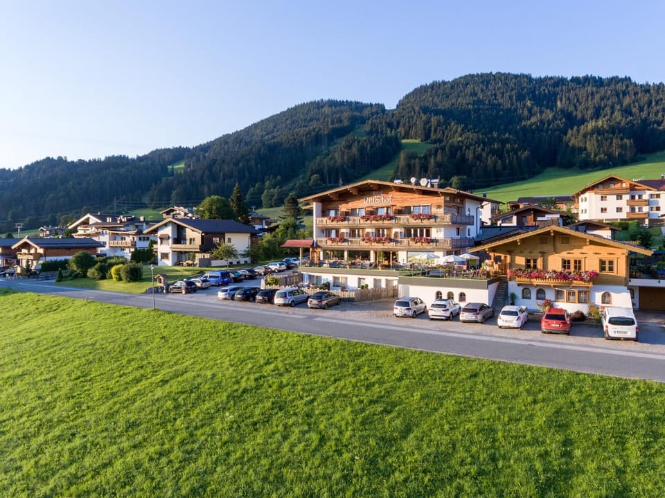 Property building, Nearby landmark, Spring, Neighbourhood, Summer, View (from property/room), View (from property/room), Balcony/Terrace, Landmark view, Landmark view, Mountain view, Mountain view, Location