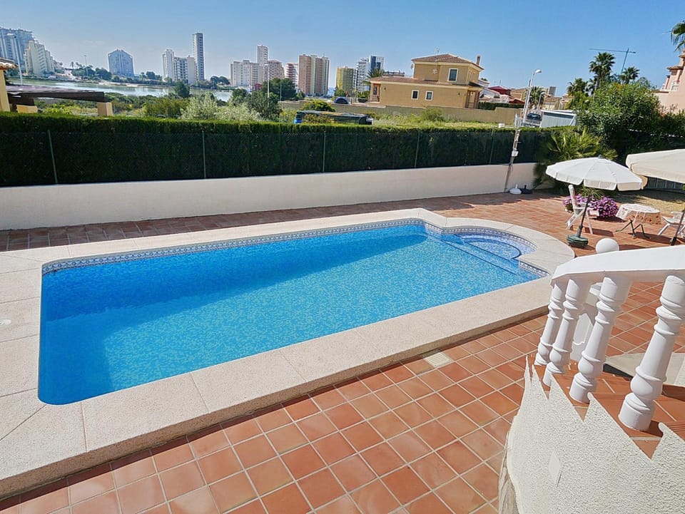 Nearby landmark, Natural landscape, Balcony/Terrace, Balcony/Terrace, On site, City view, Garden view, Lake view, Landmark view, Mountain view, Sea view, Swimming pool, Swimming pool
