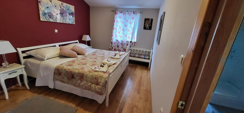Bed, Bedroom, internet