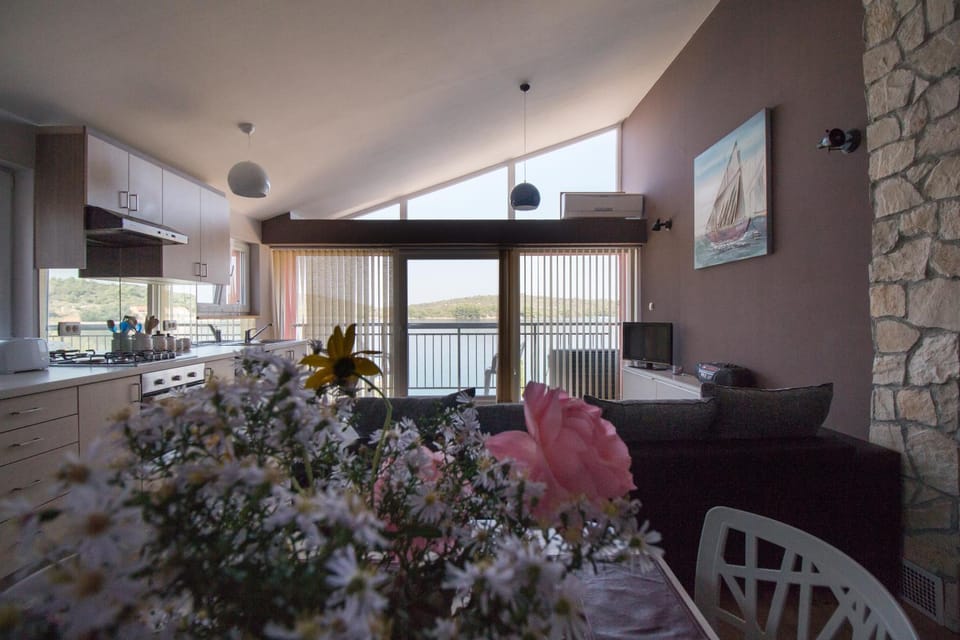 Balcony/Terrace, Kitchen or kitchenette, Living room, Sea view